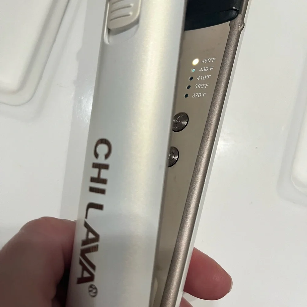 LAVA 4D Hairstyling Iron - White - Picture 2 of 8